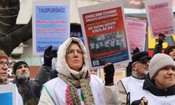 Eskişehir’de emekliler eyleme devam ediyor: Emekliye yine yoksulluk düştü