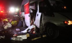 Anadolu Otoyolu’nda aynı istikamette giden otomobil ile minibüs çarpıştı: 1 ölü, 3 yaralı
