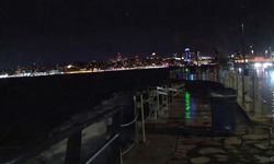 Üsküdar Sahili'nde dev dalgalar oluştu