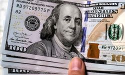 Trump ve Fed krizi doları çökertti: Son 8 yılın en sert kaybı