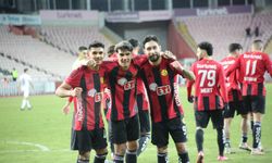 Akın'dan gol ve asistlere devam!