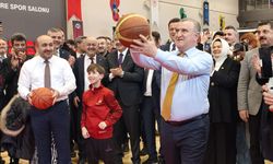 Anadolu Üniversitesi Yunus Emre Spor Salonu Gençlik ve Spor Bakanı Bak’ın katılımıyla açıldı!