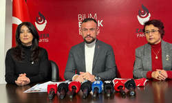 Zafer Partisi Eskişehir İl Başkanı Demir’den sert açıklama: “Bayrağa uzanan el, Türk milletine uzanmıştır”