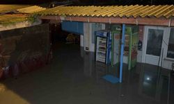 Çanakkale’de Sarıçay taştı, iş yerleri sular altında kaldı