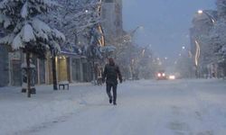 Valilikler peş peşe duyurdu! Kar tatili nedeniyle birçok ilde okullar tatil edildi