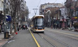 Eskişehir'de kar serpmeye başladı