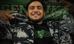 Kocaeli'de tribünden düşen genç taraftar hayatını kaybetti