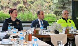 Eskişehir Emniyet Müdürü Tolga Yılmaz emekli personelle bir araya geldi