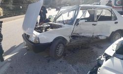 Eskişehir yolunda kaza! 2 araç çarpıştı: 4 yaralı