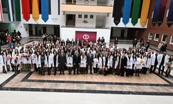 Eskişehir'de geleceğin eczacıları beyaz önlüklerini giydi