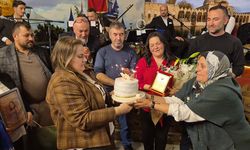 'Yılın En Başarılı Hizmet Ödülü'nü alan hayırsevere gönüllülerden büyük sürpriz