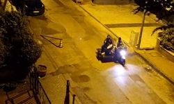 Eskişehir'de motosiklet üzerindeki davulcu görenleri tebessüm ettirdi