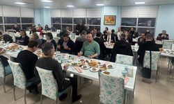 Hastane çalışanları iftar sofrasında bir araya geldi