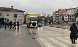 Kamyonun çarptığı adam hayatını kaybetti