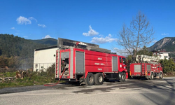 Depo yakınındaki yangın korkuttu