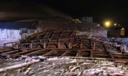Ardahan’da şiddetli rüzgar: Çatılar yerinden söküldü