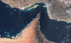 İran Hürmüz Boğazı’nı kapattı, küresel enerji krizi alarmı