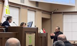 Tepebaşı Meclisi’nde Altyapı Tepkisi: MHP’li İlteriş Vatandaşın Şikâyetlerini Aktardı