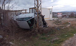 Kontrolden çıkan otomobil takla attı