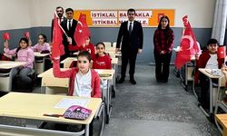 Mihalıççık'ta ilk ders 'Bayrak Sevgisi' oldu