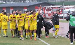 Uşak'ta yağmur sahada Şimşek vardı