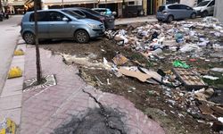 Eskişehir’de yıkılan bina alanı çöplüğe döndü: Mahalle sakinleri tepkili
