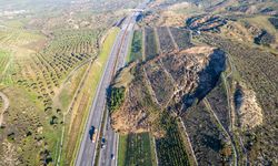 İzmir - İstanbul otoyolunda korkutan heyelan