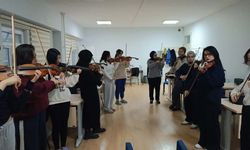 Yurt öğrencileri için keman kursu başladı