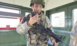 Eskişehir'de cep telefonundan annesini gören asker, duygusal anlar yaşadı!