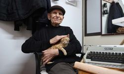 93 yaşındaki arzuhalci mesleğini ilk günkü aşkla sürdürüyor