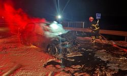 Zincirleme kaza sonrası bir araç alev aldı