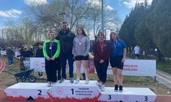 Genç atletler pistte kozlarını paylaştı