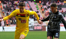 Murat göz dolduruyor