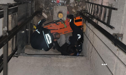 Arızalanan asansörü kontrol etmek isterken asansör boşluğuna düştü