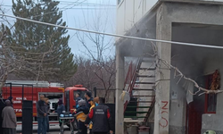 İki katlı evde yangın çıktı: Ölü ve yaralılar var