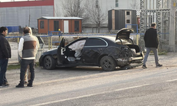 Lüks otomobil ile cip çarpıştı: Yaralılar var