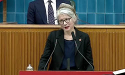 Emine Ülker Tarhan CHP'ye döndü: "Çağırdınız geldim"