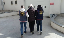 21 yıl hapis cezası ile aranıyordu: Eskişehir’de kıskıvrak yakalandı!