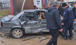 2 aracın karıştığı kazada 4’ü çocuk 9 kişi yaralandı