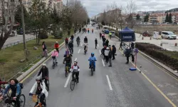 Eskişehir’de “Arabasız Pazar” başladı: Sokaklar yayalara açıldı
