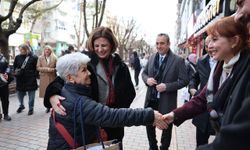 Başkan Ünlüce esnaf ve vatandaşın taleplerini dinledi