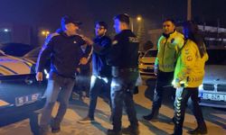 Babası kaputun üstünde oturup polise direndi…