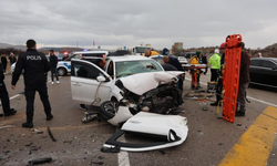 zincirleme trafik kazası: 2 ölü, 7 yaralı