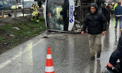İşçi servisi devrildi: Ölü ve yaralılar var