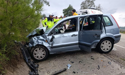 Otomobil ile ticari araç çarpıştı