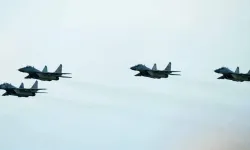 Savaş uçaklarından sınırda devriye uçuşu