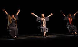 Eskişehir Şehir Tiyatrolarının sevilen oyunu Balıkesir’de sahnelendi