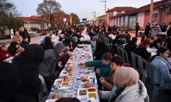 Muttalip Mahallesi’nde binlerce kişi iftar sofrasında buluştu