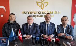 İstiklal Marşı’nın Arapça okunmasına Hürriyetçi Eğitim Sen’den tepki: "Başka dilde okunamaz”