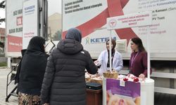 Sağlık Çalışanları Sahada: Kolorektal Kanser Farkındalığı İçin Bilgilendirme Stantları Kuruldu